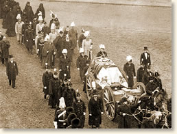 victoria queen death her 1901 through died albert mausoleum she did husband son escorted windsor castle wilhelm kaiser ii vii